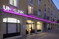 Entrée d&#039;UNIKLINIK Centre Dentaire à Budapest